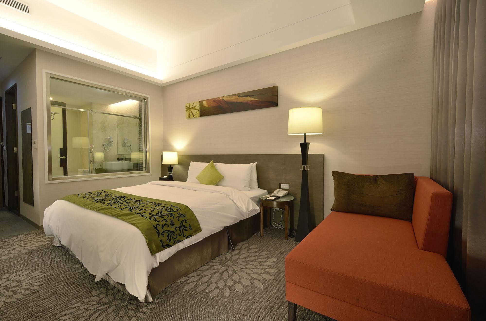 Hoya Hotel Taitung Екстер'єр фото
